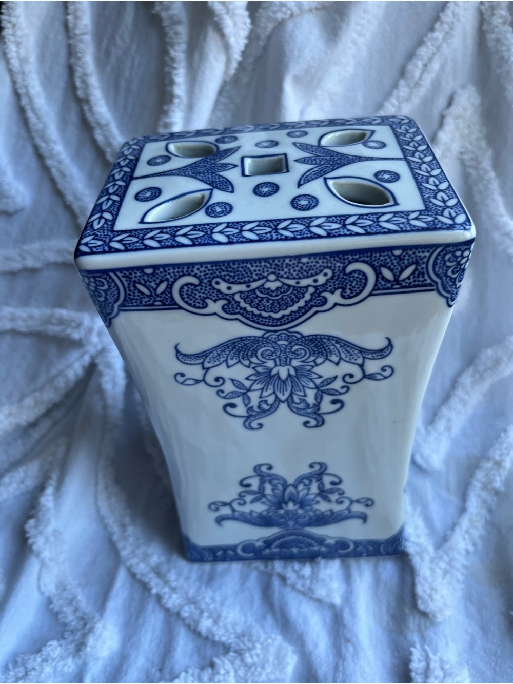 Vintage Chinese Blue and White Ceramic Tulip Vase
